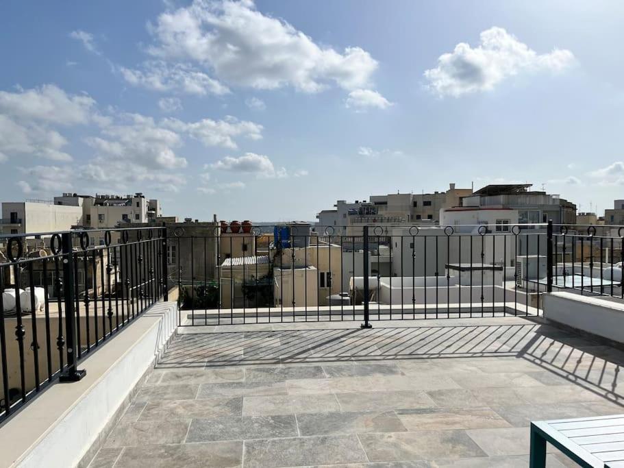 Beautiful 4-Bedroom Townhouse In Sliema Dış mekan fotoğraf